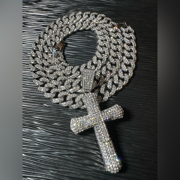 MEN 14K GOLD PLATED ICED OUT DIAMOND SIMULATED MIAMI CUBAN CHAIN 24 INCH - Picture 5 of 5